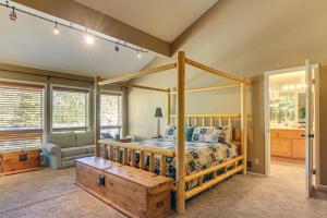 Spacious Brian Head Mtn Getaway w Hot Tub!