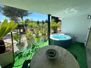 Appart-one terrasse jacuzzi parking - Couffoulens