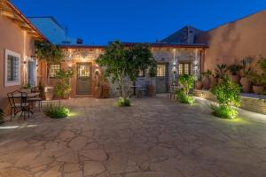 St-Ten Stone Built Village