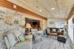 Lakefront Rocky Mount Main House with 3 Cabins! - Eldon