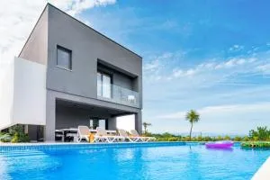 Villa Lux Croatia with heated pool - Simurina