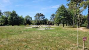 Campings Chalet dans domaine avec piscine : photos des chambres