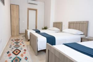 See side Mediterranean Marvel, Two Rooms