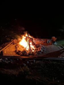 Chácara com vista exuberante e acesso à represa