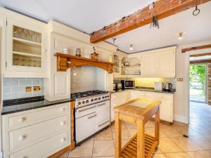 The Farmhouse- Uk47148