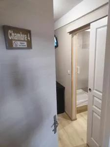 HOTEL DE LA GARE " Chez Hervé et Manu " - Gevigney-et-Mercey