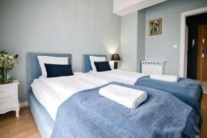 Pankrac 2 by Housine