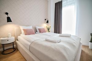 Pankrac 2 by Housine