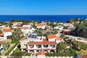 Villa Divina by Villa Plus