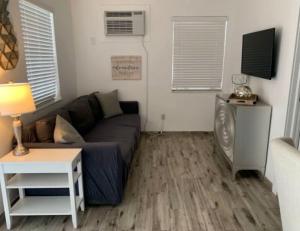 Modern apartment wking bed beach views