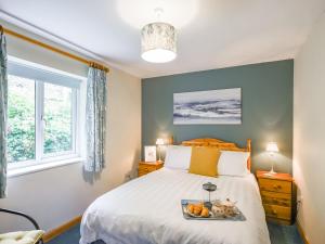 Tides Reach - Uk47209