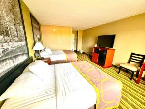 Double Room with Two Double Beds - Non-Smoking room in Super 8 by Wyndham Frederick