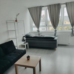Monteurwohnung Ferienwohnung Business Appartement links Langenfeld