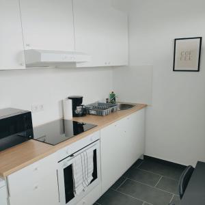 Monteurwohnung Ferienwohnung Business Appartement links Langenfeld