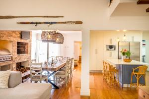 Sea La Vie - Port Owen