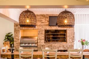 Sea La Vie - Port Owen