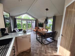 Modern chalet met ruimte tuin op de Veluwe