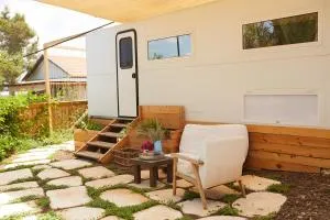 קרוואן משקיף לים - Dor