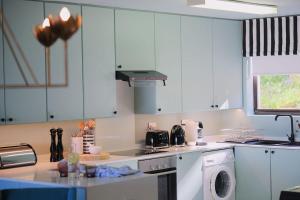 Sanctuarys Secret - Luxe 2 BD Rob Seaside Apt