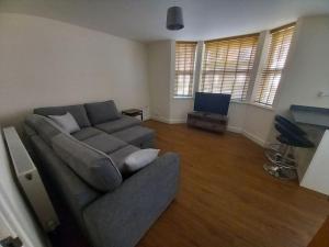 Comfortable and spacious 2 bedrooms Free parking