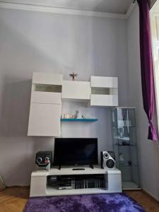 Central - Wesselényi Pearl