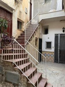 Le casette nel cortile