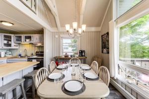 1 Mi to Beech Mtn Ski Resort: Home w Large Yard