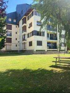 Apart acogedor en Biescas para familias,vistas a la montaña