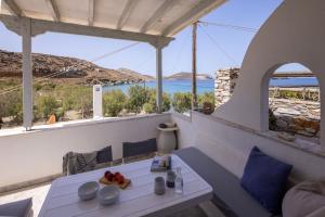 Αnemelo beach house in Panormos