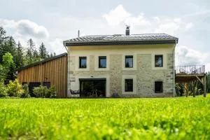 Gite de charme dans ancienne ferme en pierre - Prémanon