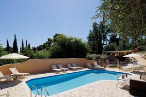 Villa St Nicholas House With Private Heated Pool