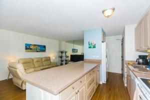 Discovery Bay 902 condo