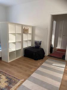 Parvekkeellinen yksiö Kastussa, erillinen keittiö