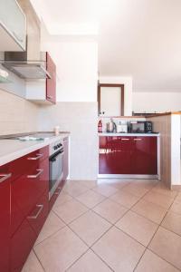 Bright Downtown Balcony Retreat