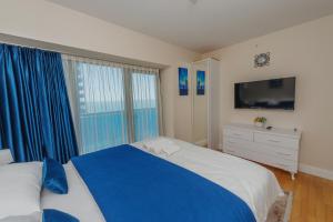 Panorama Central Sea View Orbi City