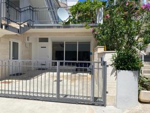 Villa Pina Tisno Apartment Zonsa 2 Pers