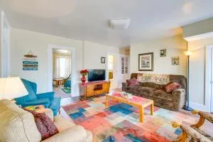 Lake Michigan Vacation Rental 1 Block to Marina! - 马尼托沃克