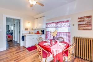 Lake Michigan Vacation Rental 1 Block to Marina!