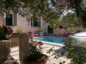 la bastide aux buis avec piscine