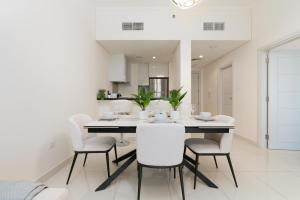 Gala Guests - Deluxe Marina View Apartments with Infinity Pool