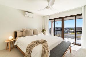 Talinga 2 - Sunset Views - Holiday Yamba