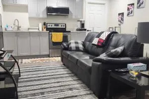 Cozy suite near Hospital, Stadium, Airport & RCMP - Moose Jaw