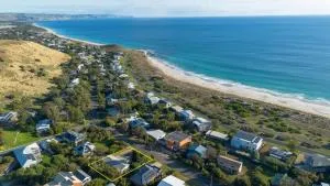 25 Elizabeth Crescent - Carrickalinga