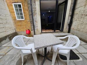 London E1 Apartment