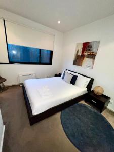 Ascot Vale - Lovely 2 bedroom townhouse close to everything!