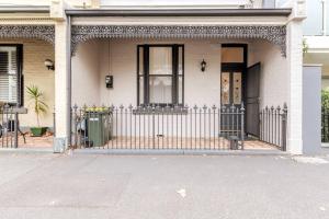 A Carlton Classic - Quaint Inner-City Getaway