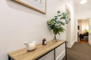 A Carlton Classic - Quaint Inner-City Getaway