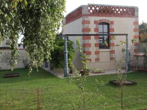Gîte de charme avec spa, piscine intérieure et jardin clos près de Chinon - FR-1-381-553