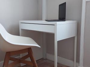 Appartements Maison charmante avec jardin pres de Tours et Chateauroux - FR-1-591-594 : photos des chambres