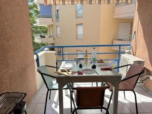 Appartement cosy à Port Fréjus: climatisé, proche plage, commerces et garage - 4 couchages - FR-1-226A-176
